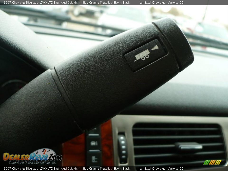 2007 Chevrolet Silverado 1500 LTZ Extended Cab 4x4 Blue Granite Metallic / Ebony Black Photo #29