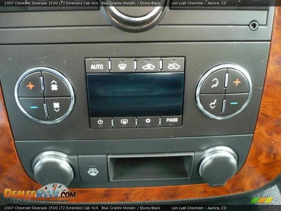 2007 Chevrolet Silverado 1500 LTZ Extended Cab 4x4 Blue Granite Metallic / Ebony Black Photo #32