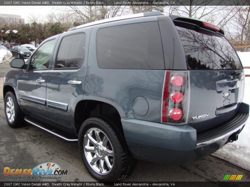 2007 GMC Yukon Denali AWD Stealth Gray Metallic / Ebony Black Photo #3