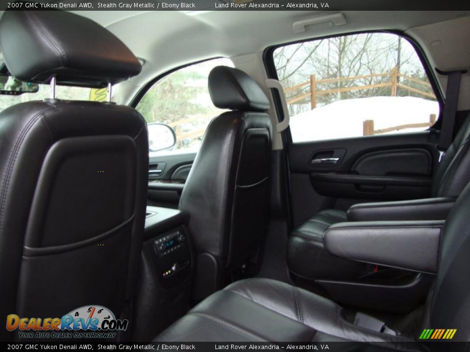 2007 GMC Yukon Denali AWD Stealth Gray Metallic / Ebony Black Photo #13