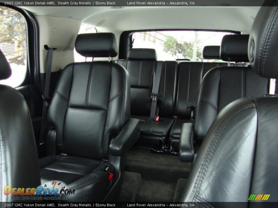 2007 GMC Yukon Denali AWD Stealth Gray Metallic / Ebony Black Photo #17