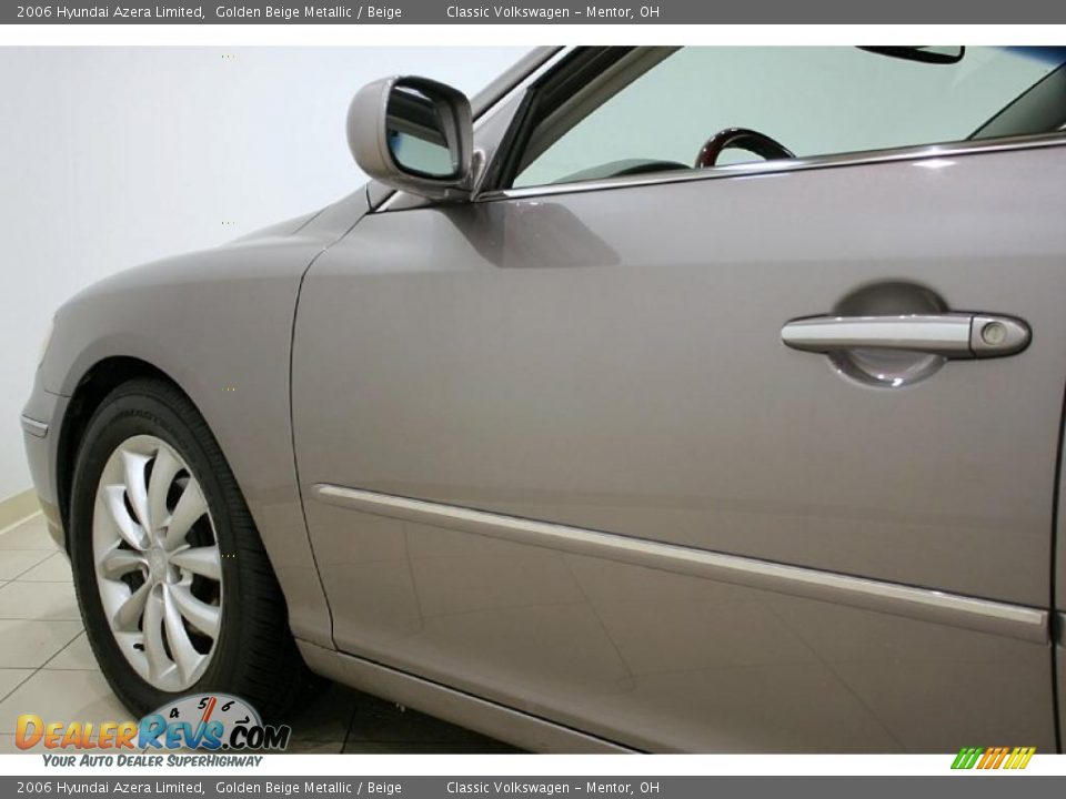 2006 Hyundai Azera Limited Golden Beige Metallic / Beige Photo #24