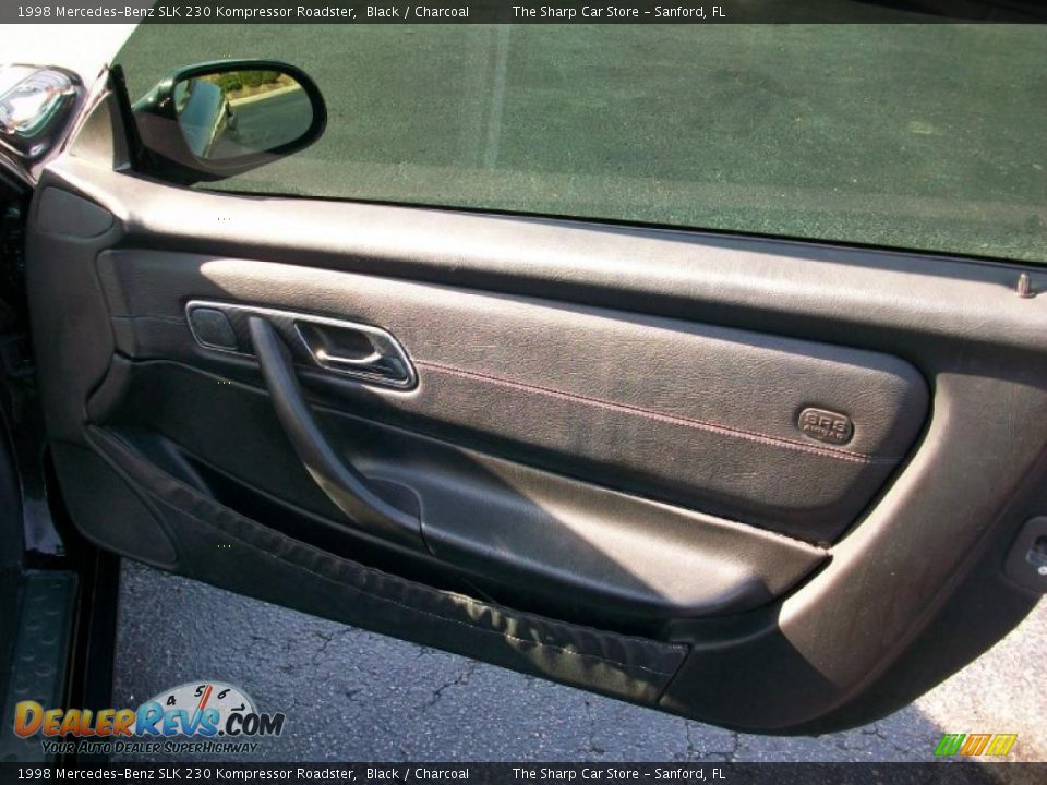 1998 Mercedes-Benz SLK 230 Kompressor Roadster Black / Charcoal Photo #11