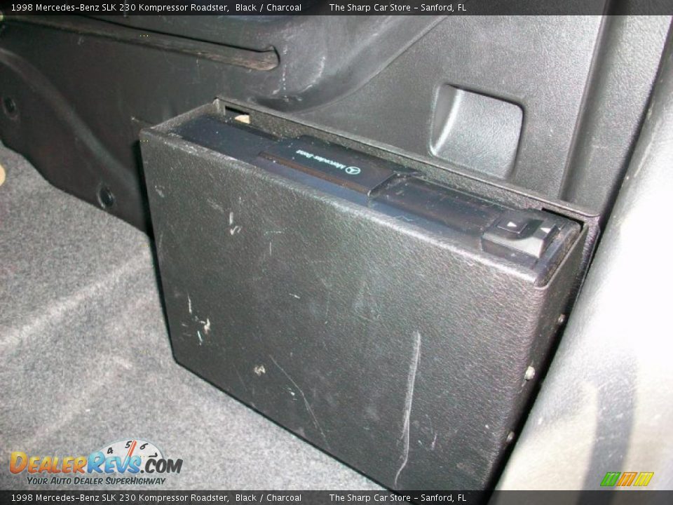 1998 Mercedes-Benz SLK 230 Kompressor Roadster Black / Charcoal Photo #16
