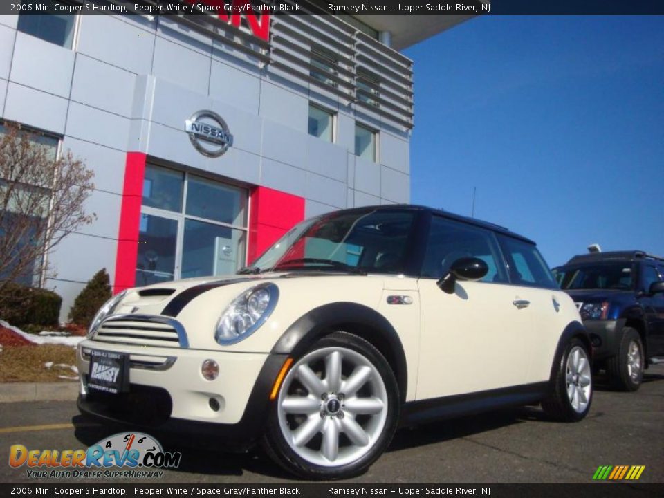 2006 Mini Cooper S Hardtop Pepper White / Space Gray/Panther Black Photo #4