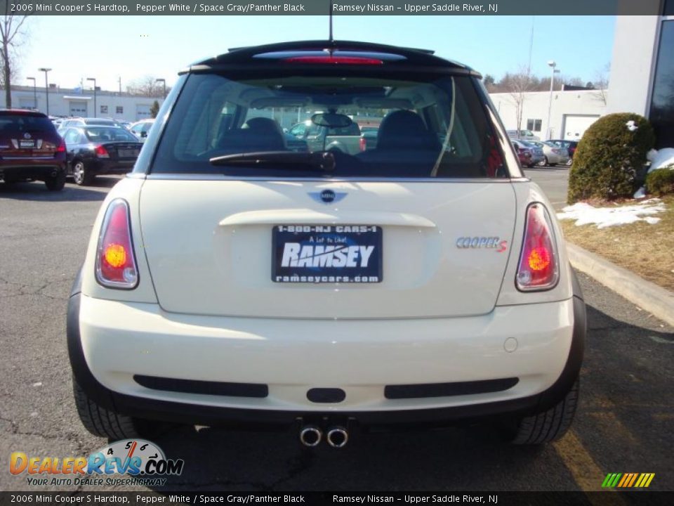 2006 Mini Cooper S Hardtop Pepper White / Space Gray/Panther Black Photo #8