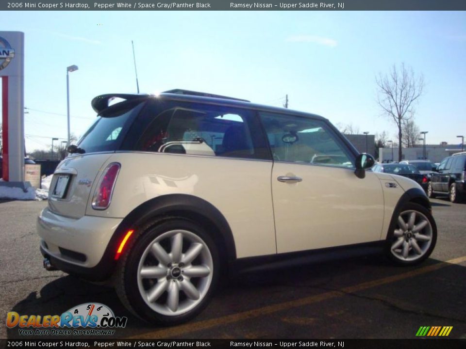 2006 Mini Cooper S Hardtop Pepper White / Space Gray/Panther Black Photo #10