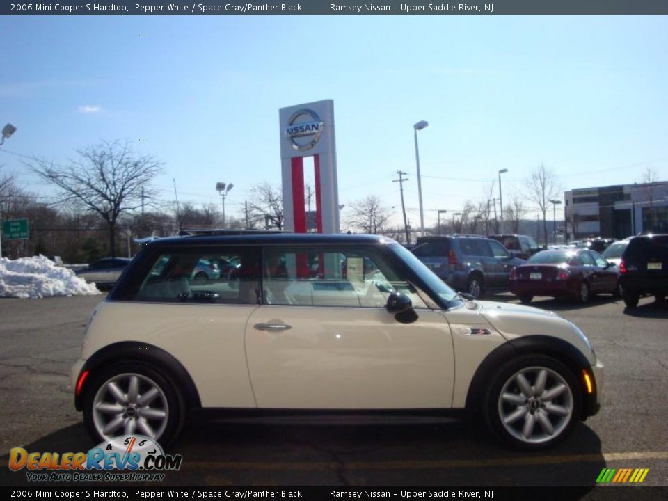 2006 Mini Cooper S Hardtop Pepper White / Space Gray/Panther Black Photo #11