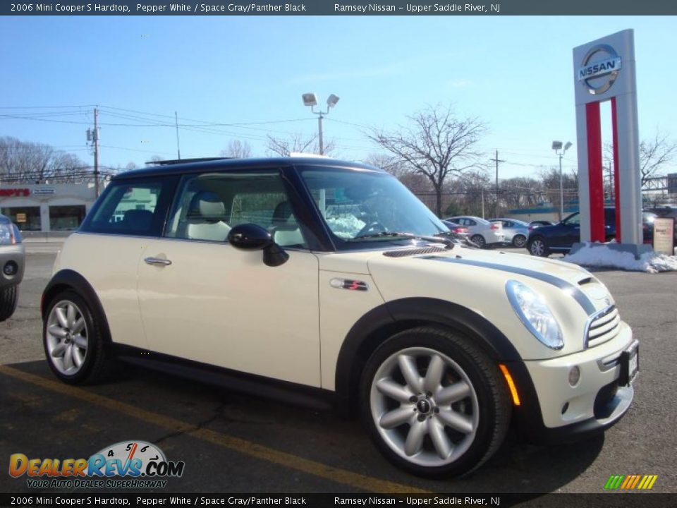2006 Mini Cooper S Hardtop Pepper White / Space Gray/Panther Black Photo #12