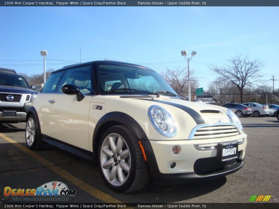 2006 Mini Cooper S Hardtop Pepper White / Space Gray/Panther Black Photo #13