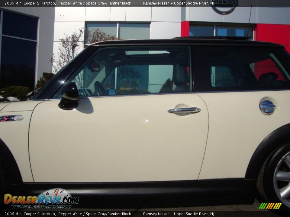 2006 Mini Cooper S Hardtop Pepper White / Space Gray/Panther Black Photo #17
