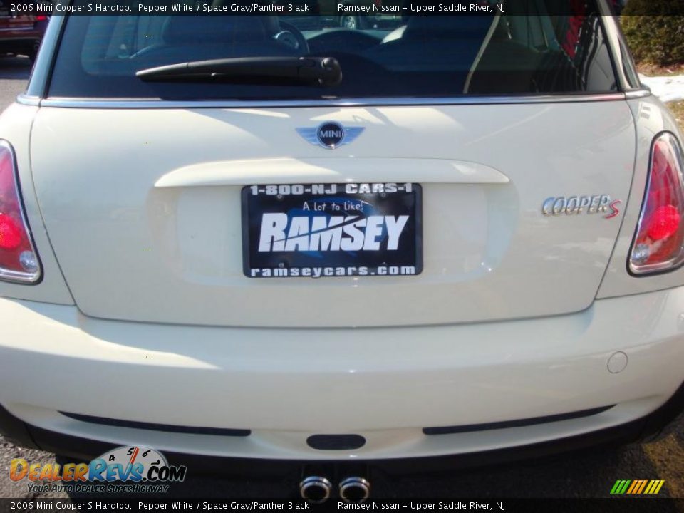 2006 Mini Cooper S Hardtop Pepper White / Space Gray/Panther Black Photo #19