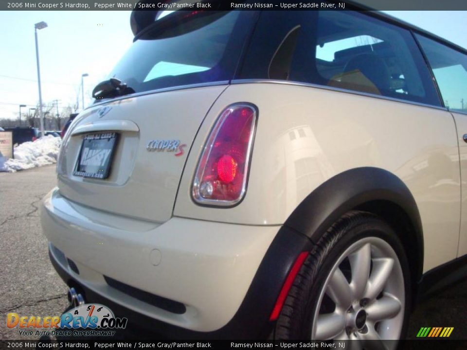 2006 Mini Cooper S Hardtop Pepper White / Space Gray/Panther Black Photo #20