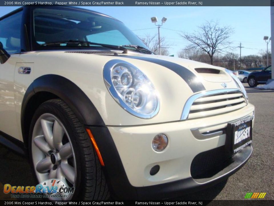 2006 Mini Cooper S Hardtop Pepper White / Space Gray/Panther Black Photo #22