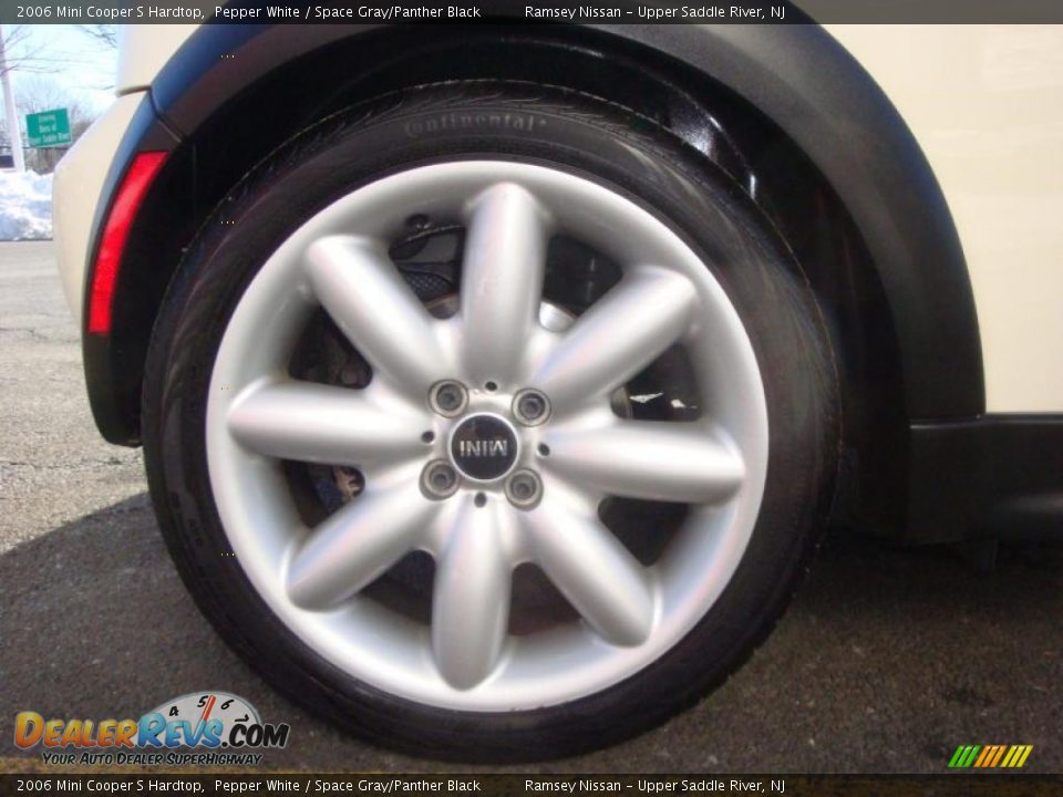 2006 Mini Cooper S Hardtop Pepper White / Space Gray/Panther Black Photo #25