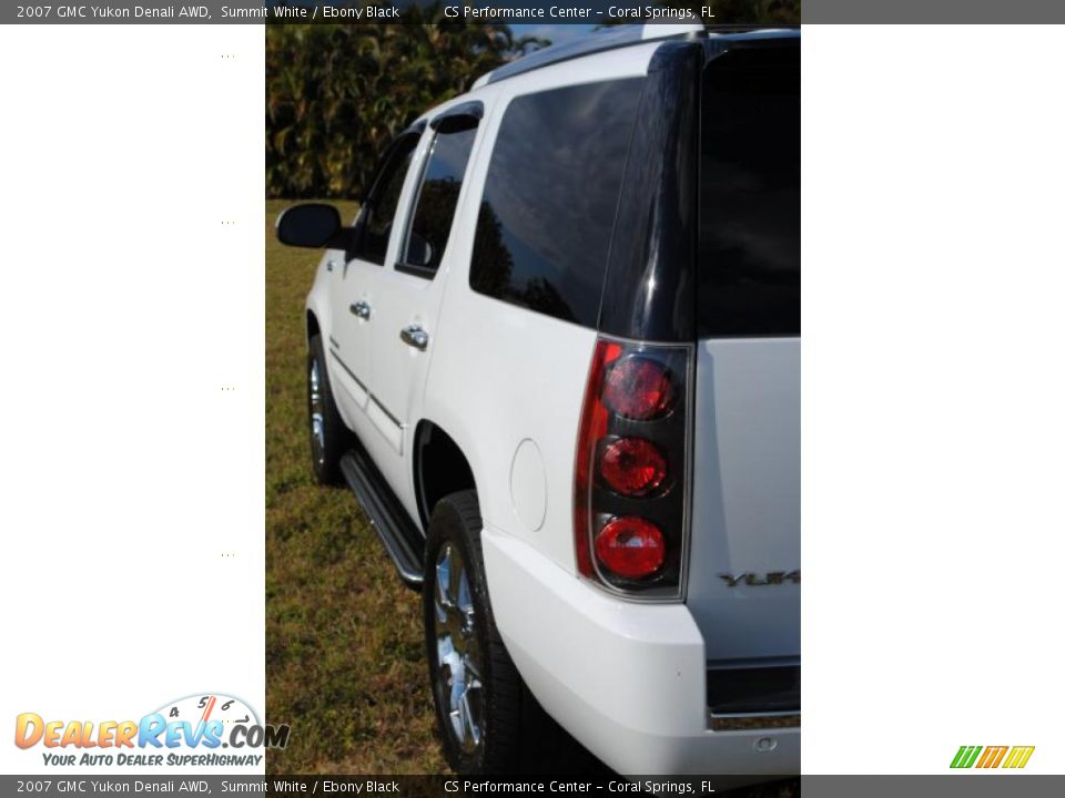 2007 GMC Yukon Denali AWD Summit White / Ebony Black Photo #12