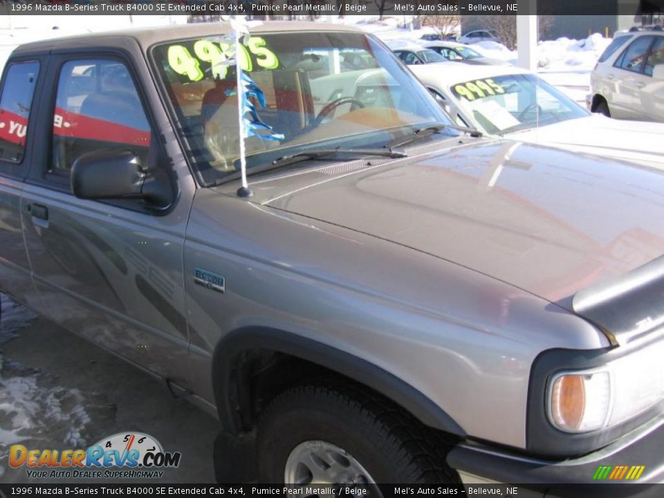 1996 Mazda B-Series Truck B4000 SE Extended Cab 4x4 Pumice Pearl Metallic / Beige Photo #2