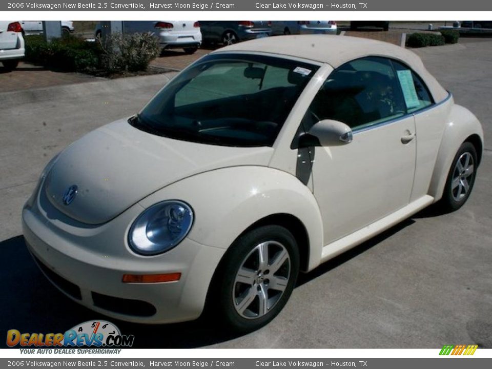 2006 Volkswagen New Beetle 2.5 Convertible Harvest Moon Beige / Cream Photo #3