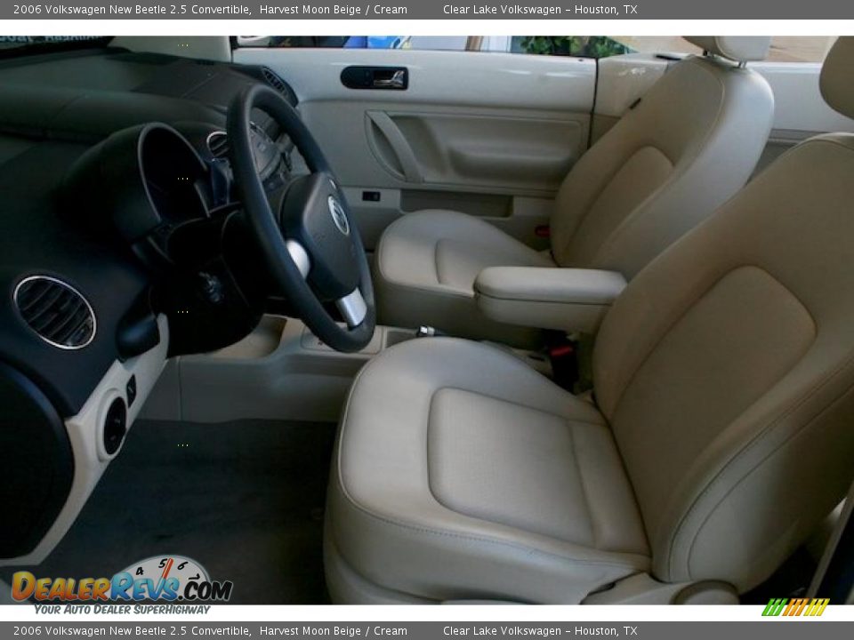 2006 Volkswagen New Beetle 2.5 Convertible Harvest Moon Beige / Cream Photo #5
