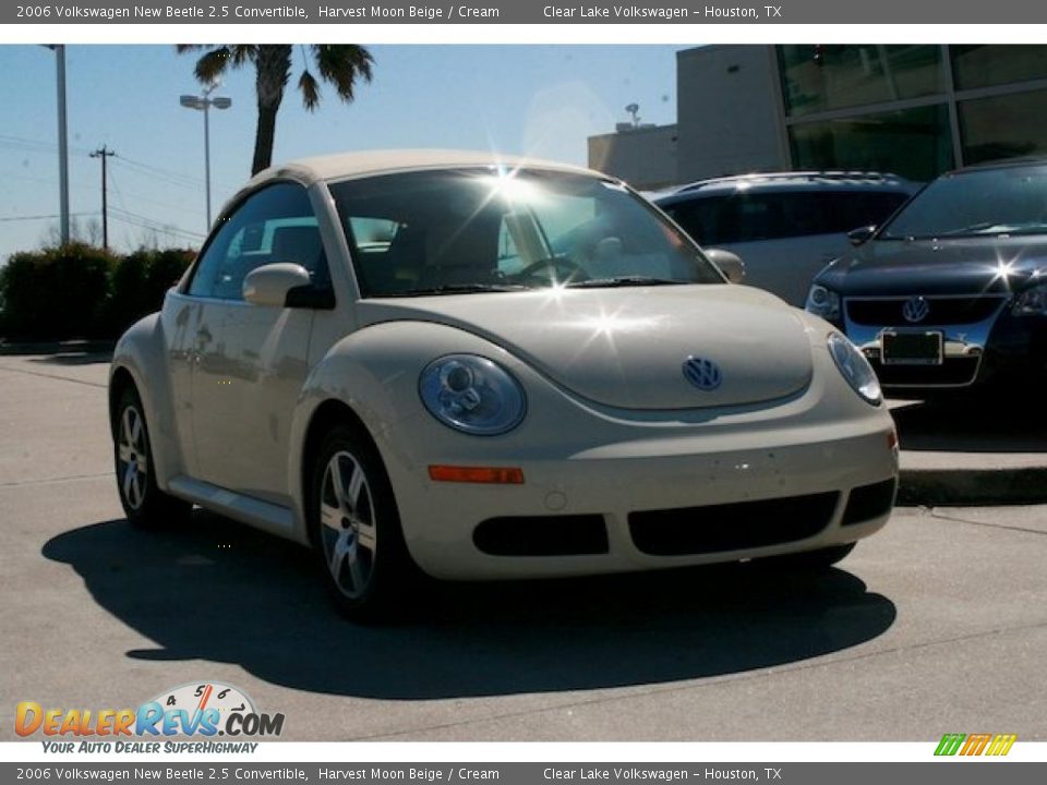 2006 Volkswagen New Beetle 2.5 Convertible Harvest Moon Beige / Cream Photo #10
