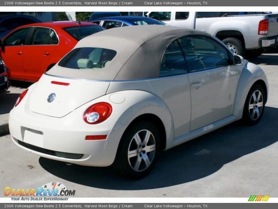 2006 Volkswagen New Beetle 2.5 Convertible Harvest Moon Beige / Cream Photo #16