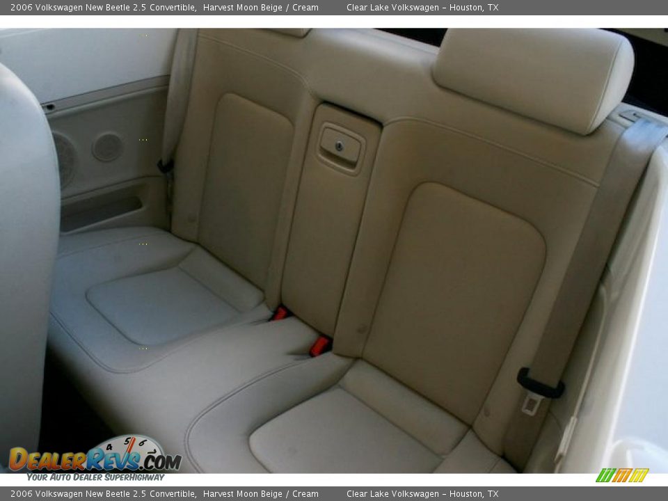 2006 Volkswagen New Beetle 2.5 Convertible Harvest Moon Beige / Cream Photo #29