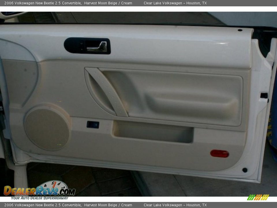 2006 Volkswagen New Beetle 2.5 Convertible Harvest Moon Beige / Cream Photo #30