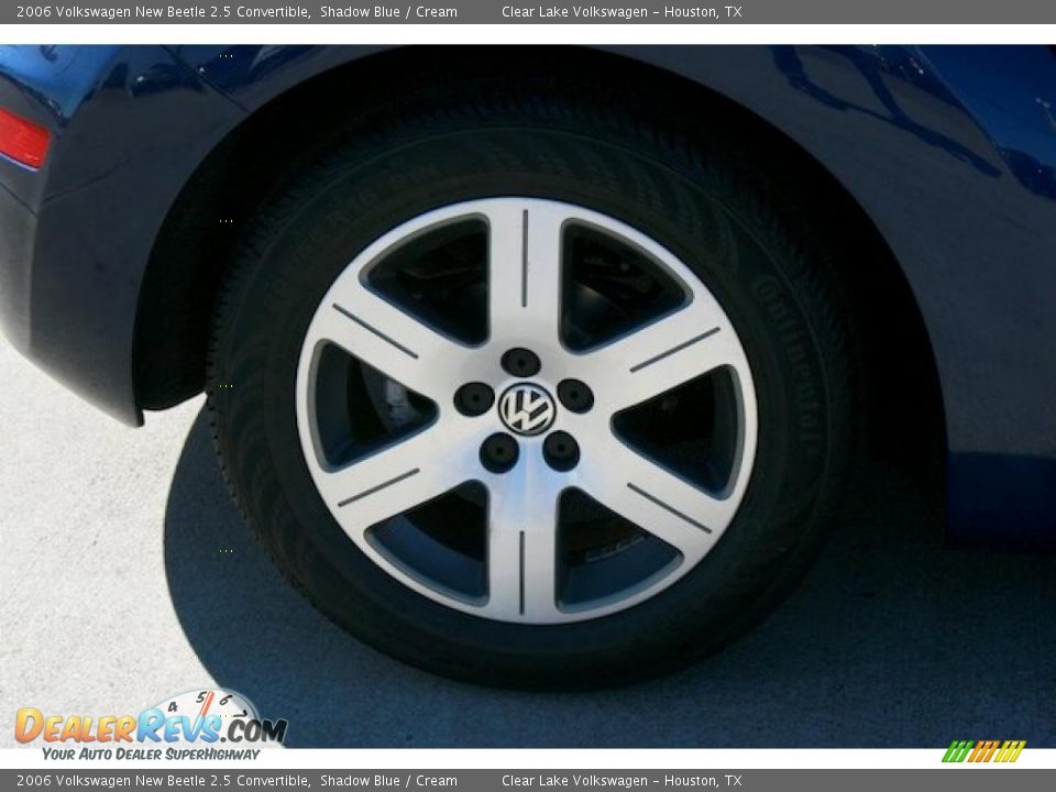 2006 Volkswagen New Beetle 2.5 Convertible Shadow Blue / Cream Photo #12