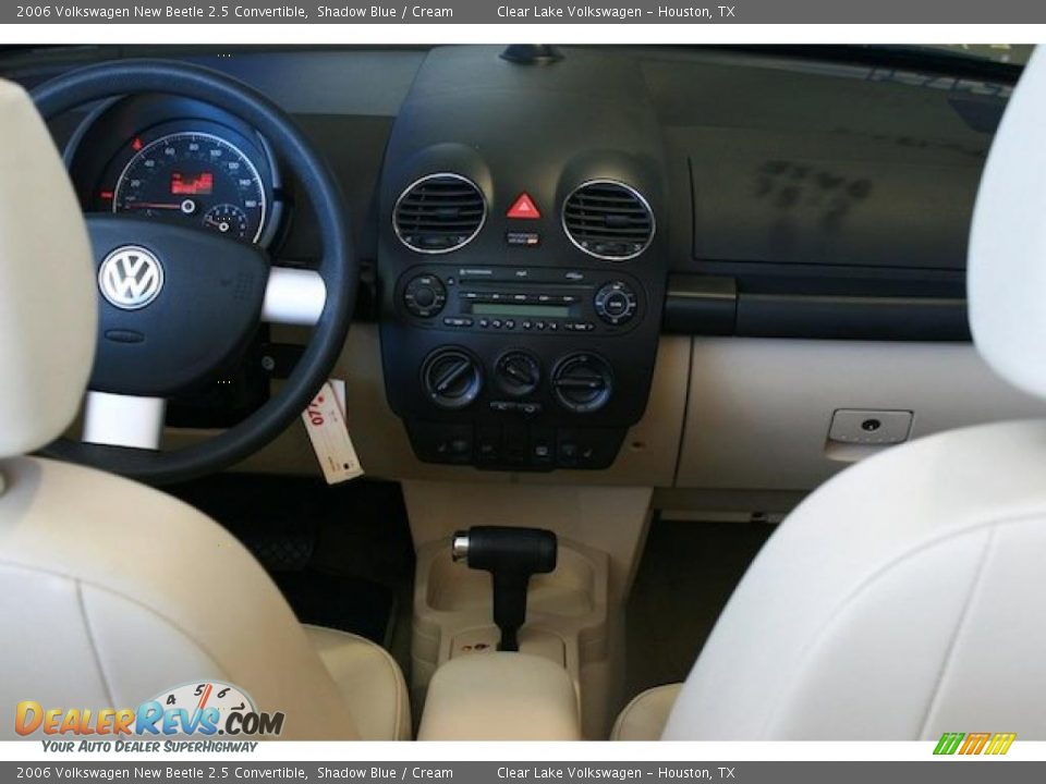 2006 Volkswagen New Beetle 2.5 Convertible Shadow Blue / Cream Photo #29