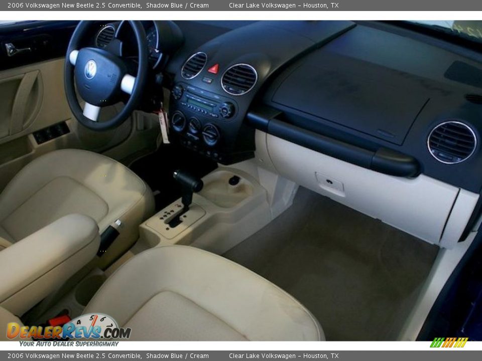2006 Volkswagen New Beetle 2.5 Convertible Shadow Blue / Cream Photo #32