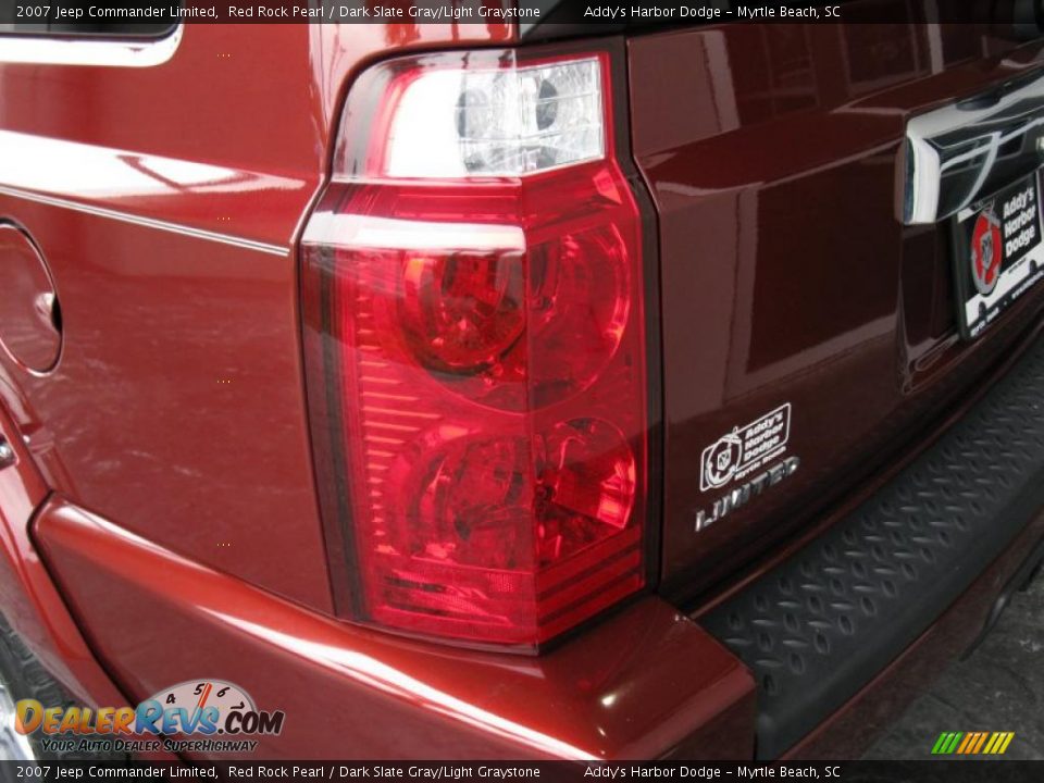 2007 Jeep Commander Limited Red Rock Pearl / Dark Slate Gray/Light Graystone Photo #7