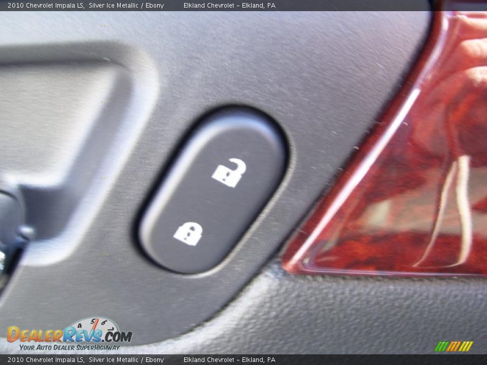 2010 Chevrolet Impala LS Silver Ice Metallic / Ebony Photo #25