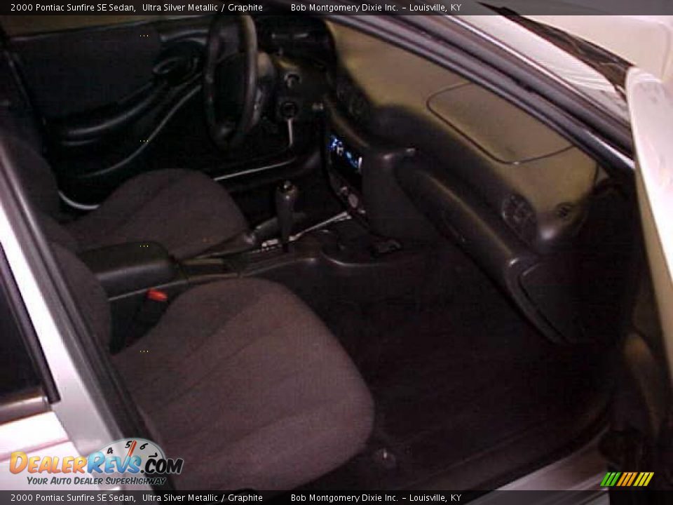 2000 Pontiac Sunfire SE Sedan Ultra Silver Metallic / Graphite Photo #6