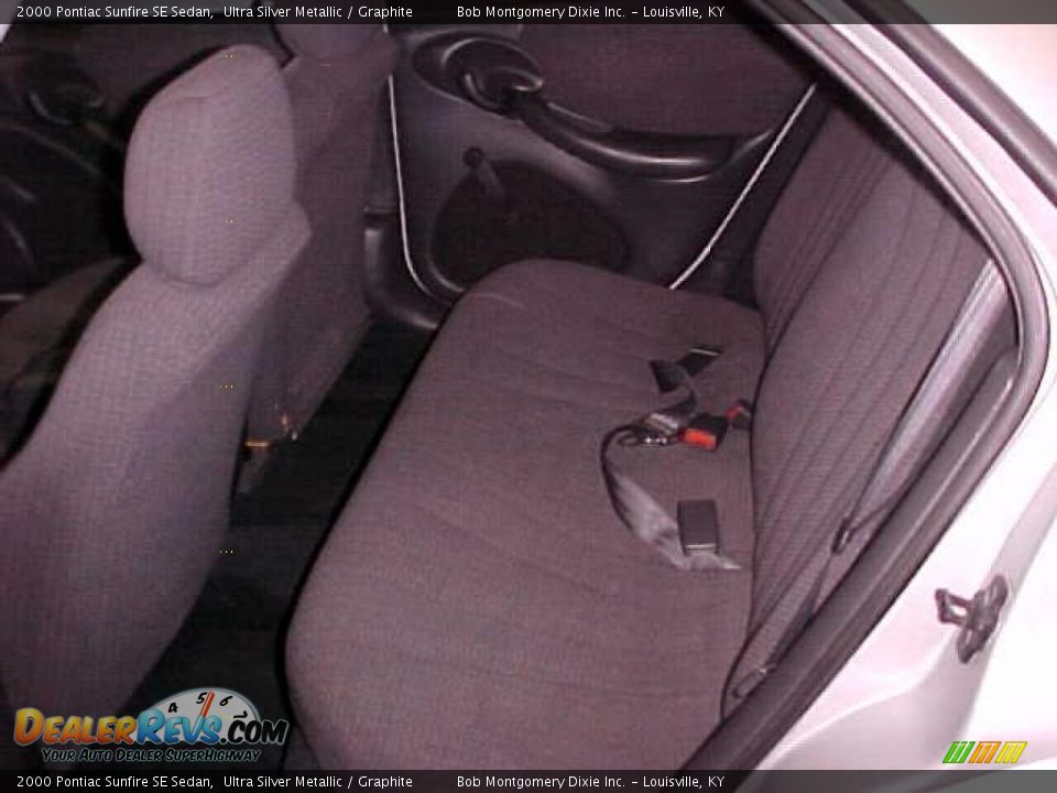 2000 Pontiac Sunfire SE Sedan Ultra Silver Metallic / Graphite Photo #14