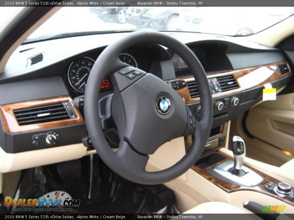 2010 BMW 5 Series 528i xDrive Sedan Alpine White / Cream Beige Photo #9