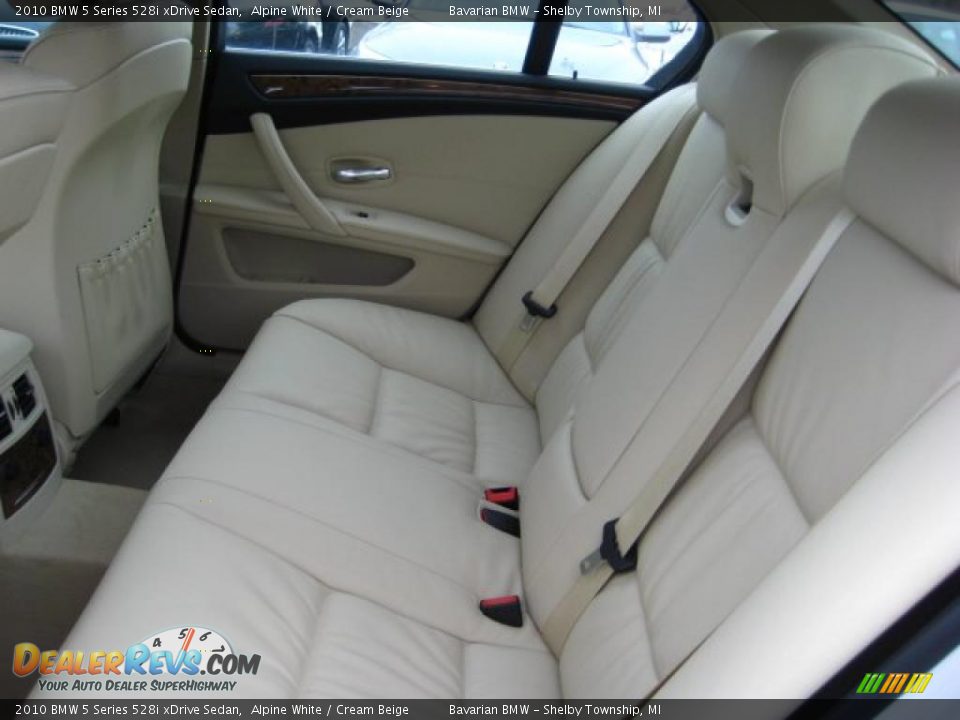 2010 BMW 5 Series 528i xDrive Sedan Alpine White / Cream Beige Photo #11
