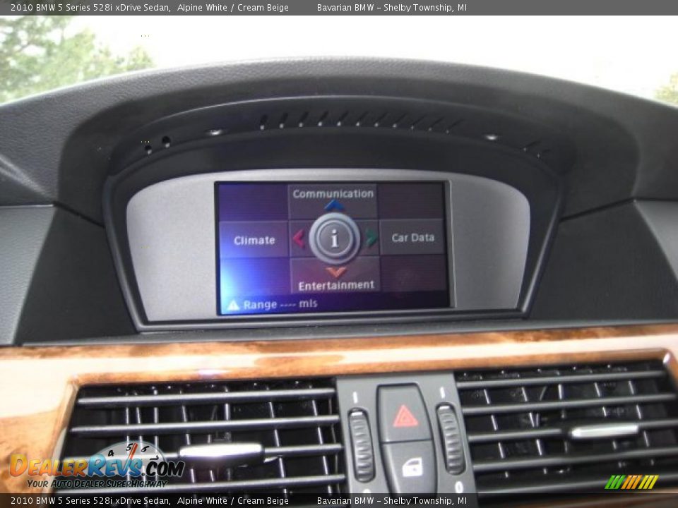 2010 BMW 5 Series 528i xDrive Sedan Alpine White / Cream Beige Photo #14