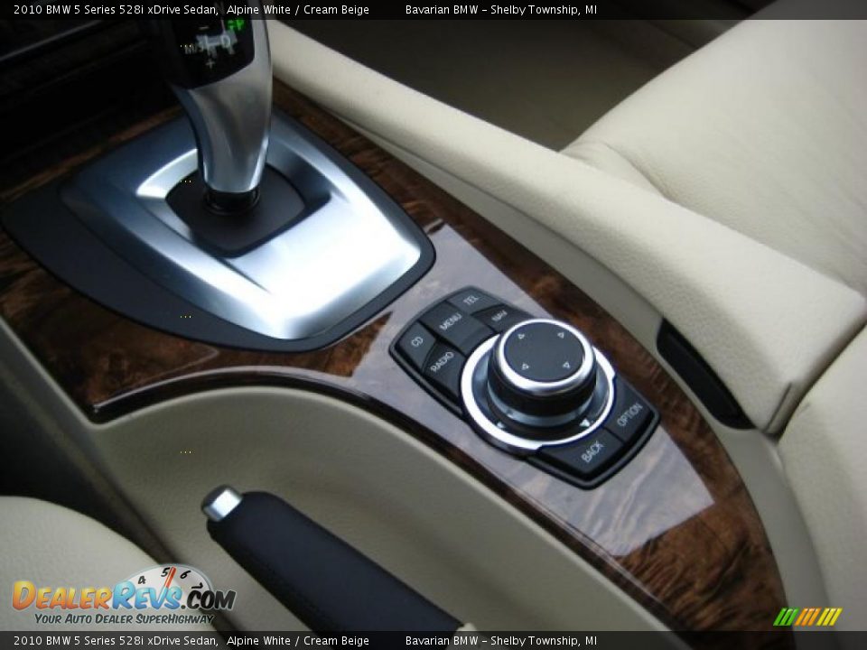 2010 BMW 5 Series 528i xDrive Sedan Alpine White / Cream Beige Photo #15