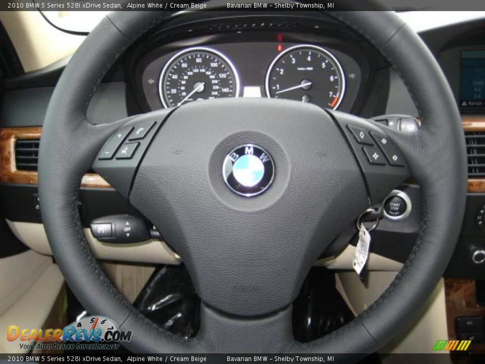 2010 BMW 5 Series 528i xDrive Sedan Alpine White / Cream Beige Photo #16