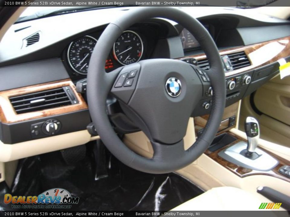 2010 BMW 5 Series 528i xDrive Sedan Alpine White / Cream Beige Photo #9