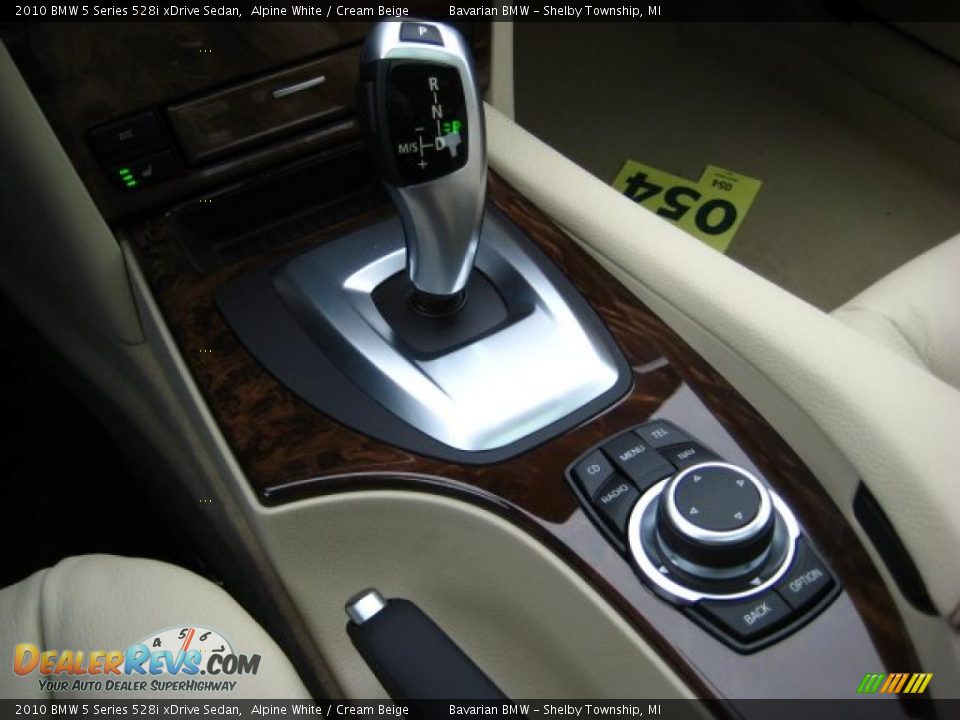 2010 BMW 5 Series 528i xDrive Sedan Alpine White / Cream Beige Photo #15