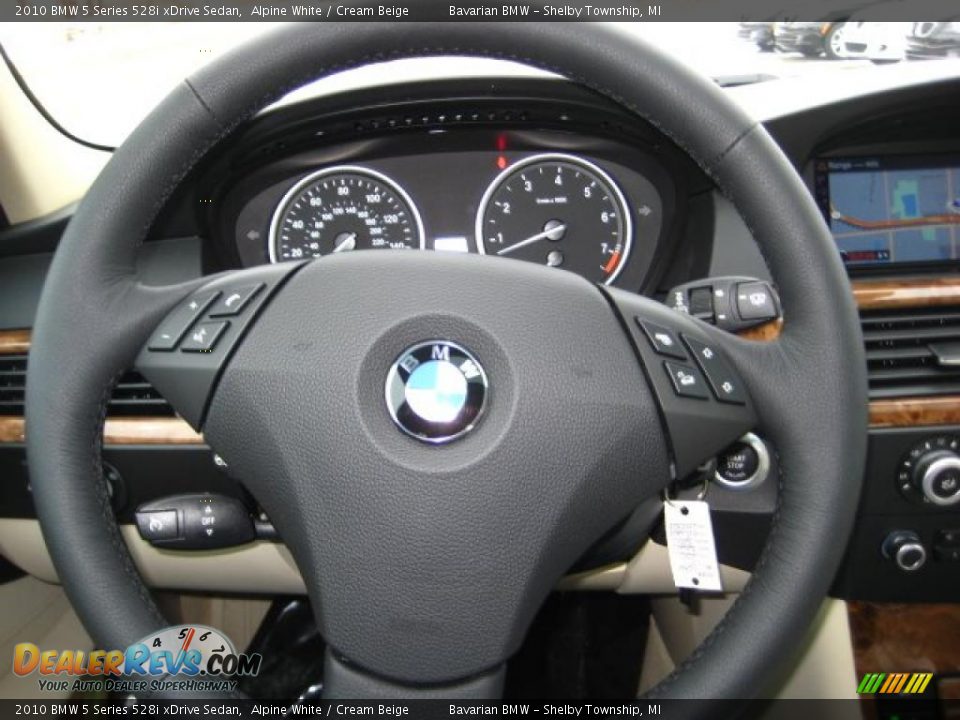 2010 BMW 5 Series 528i xDrive Sedan Alpine White / Cream Beige Photo #16