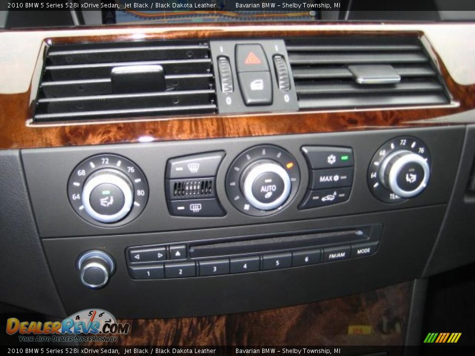 2010 BMW 5 Series 528i xDrive Sedan Jet Black / Black Dakota Leather Photo #13