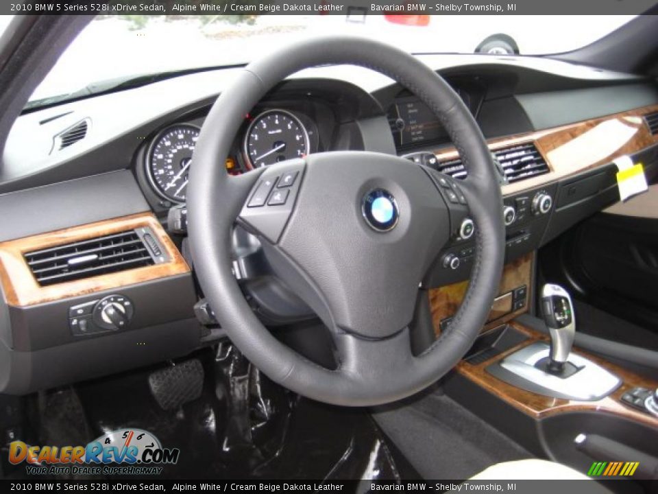 2010 BMW 5 Series 528i xDrive Sedan Alpine White / Cream Beige Dakota Leather Photo #9