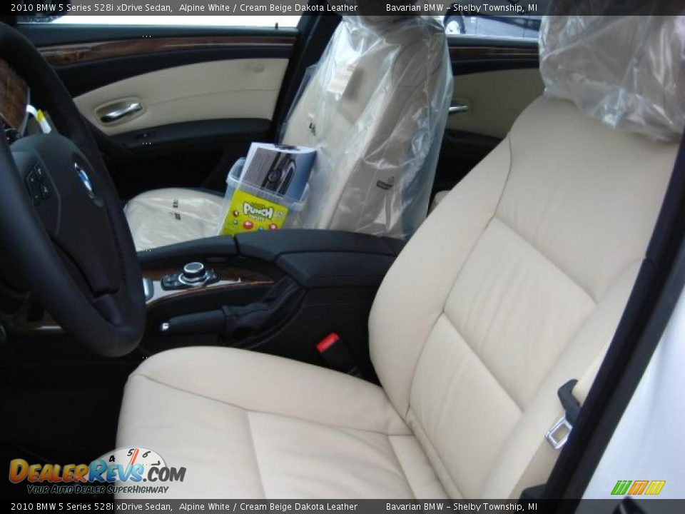 2010 BMW 5 Series 528i xDrive Sedan Alpine White / Cream Beige Dakota Leather Photo #10