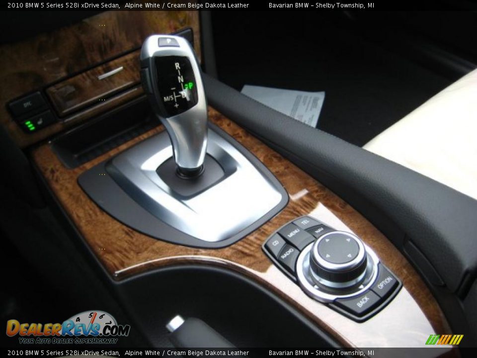 2010 BMW 5 Series 528i xDrive Sedan Alpine White / Cream Beige Dakota Leather Photo #14