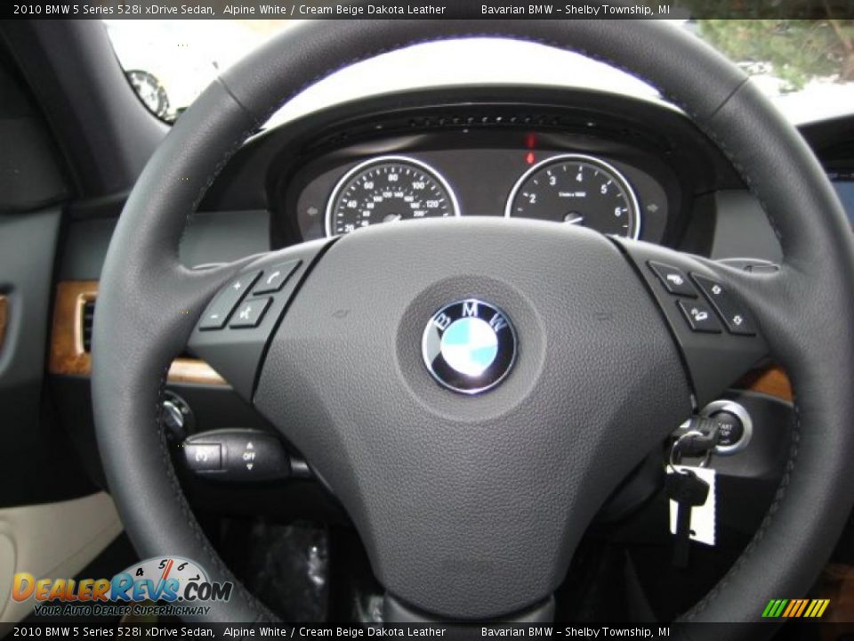 2010 BMW 5 Series 528i xDrive Sedan Alpine White / Cream Beige Dakota Leather Photo #16