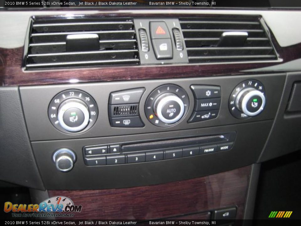 2010 BMW 5 Series 528i xDrive Sedan Jet Black / Black Dakota Leather Photo #13