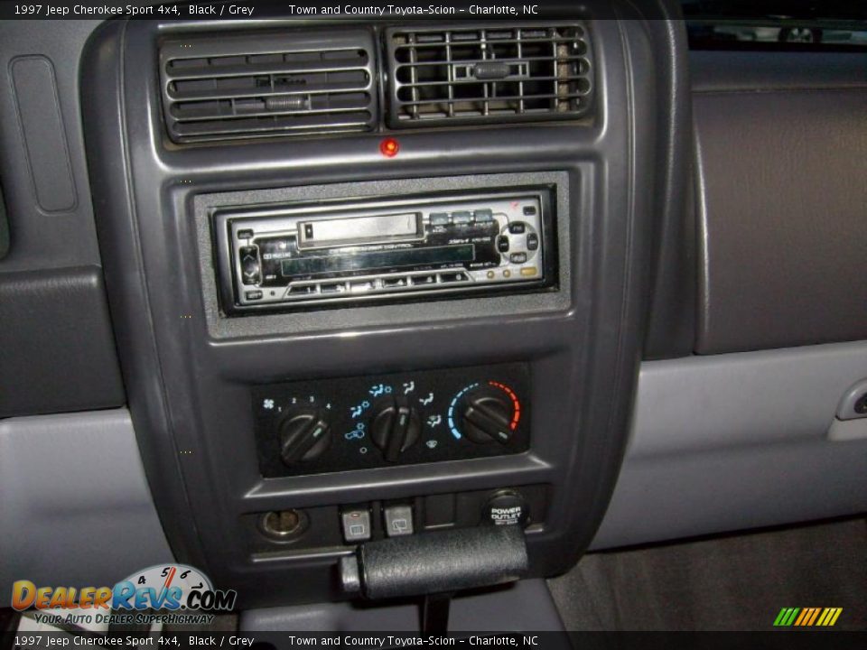 1997 Jeep Cherokee Sport 4x4 Black / Grey Photo #11