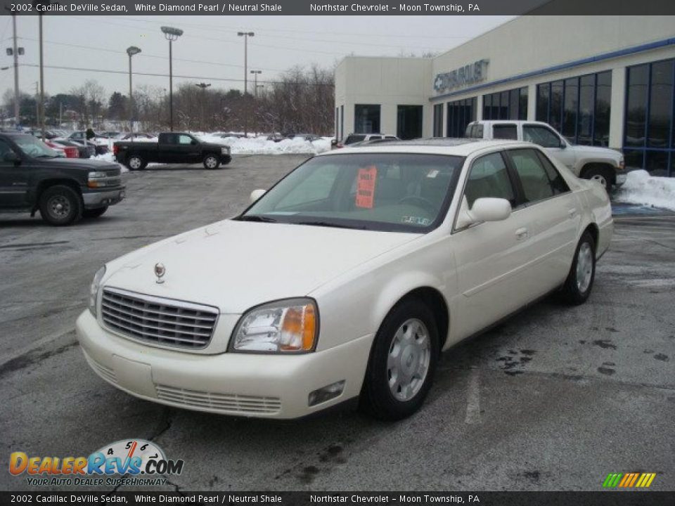 2002 Cadillac DeVille Sedan White Diamond Pearl / Neutral Shale Photo #7